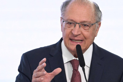 Alckmin questiona juros altos na véspera do Copom e diz que é preciso agir por custo de capital mais barato