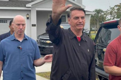 Após um mês, Bolsonaro troca de casa nos EUA