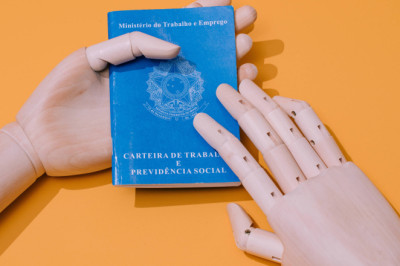 Brasil fecha 431 mil vagas em dezembro, mas saldo de 2022 é positivo em 2 milhões, mostra Caged