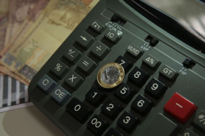 Receita paga lote residual de restituição do Imposto de Renda